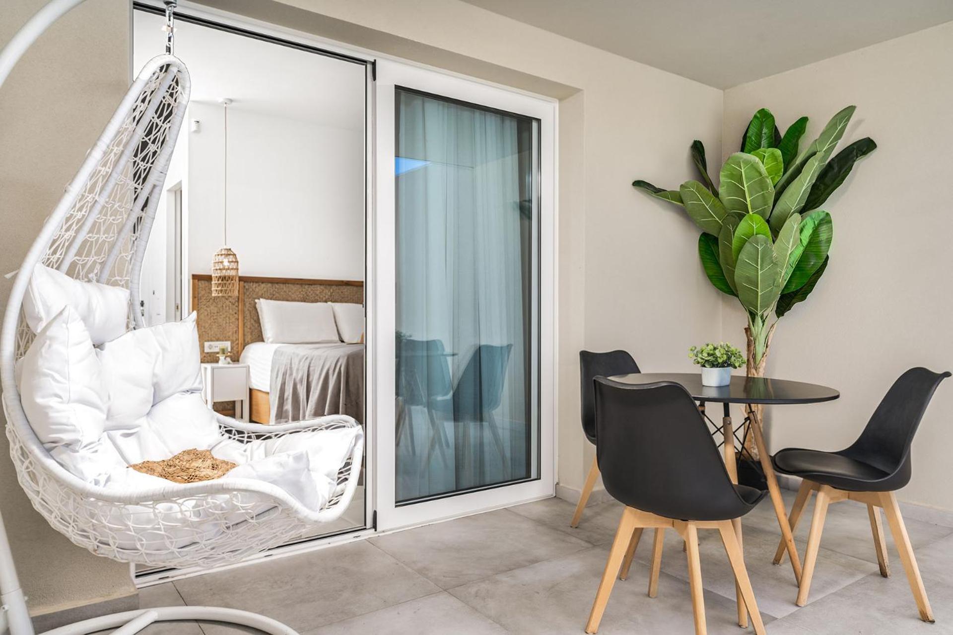 קרי Myzith Luxury Suites מראה חיצוני תמונה