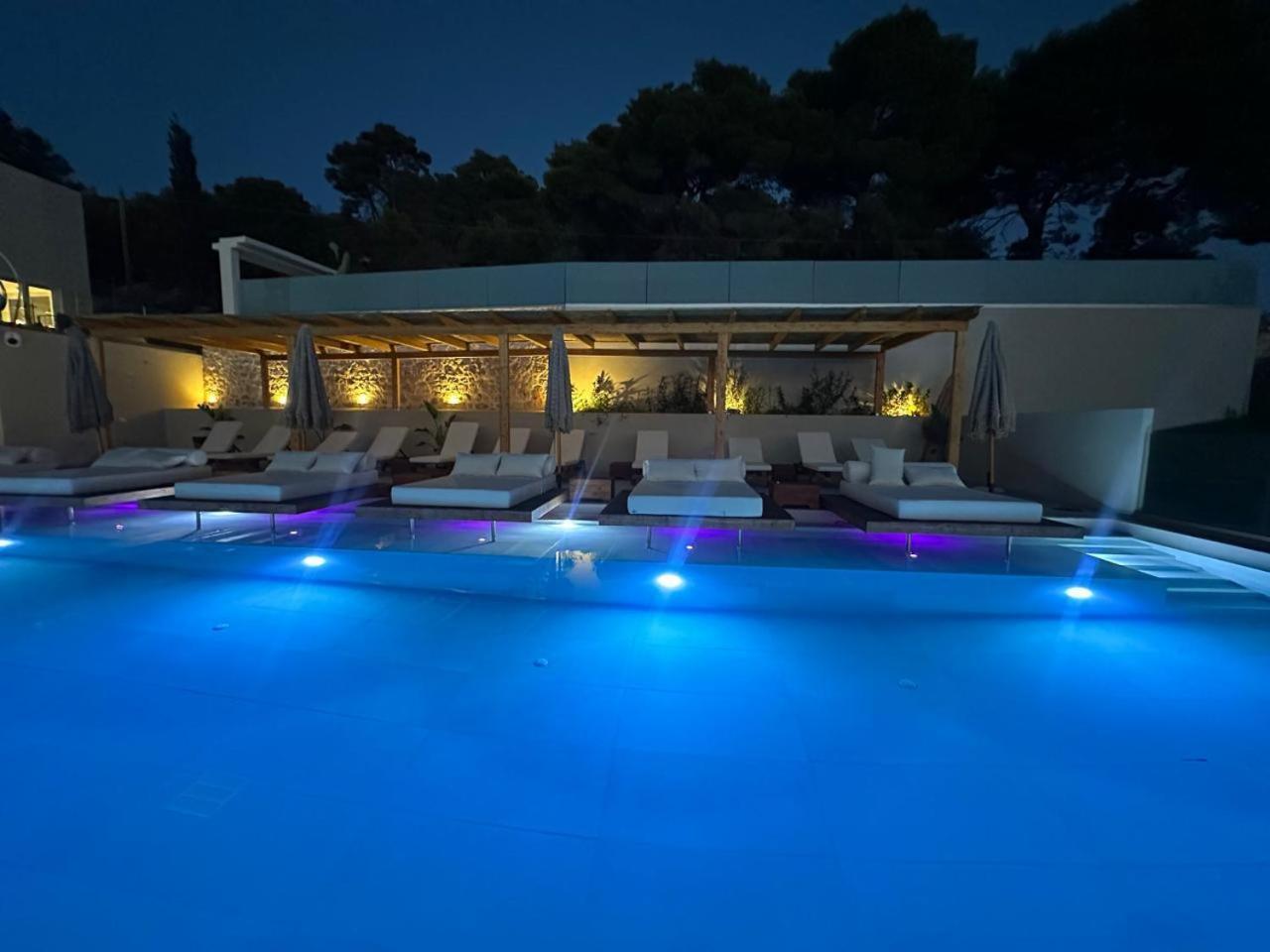קרי Myzith Luxury Suites מראה חיצוני תמונה