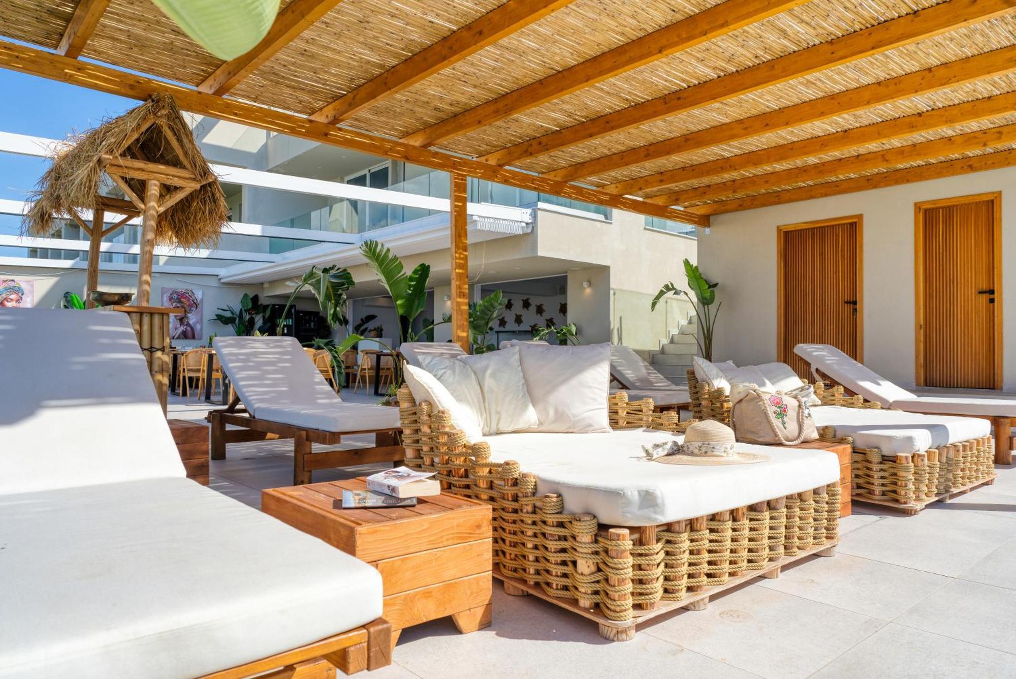 קרי Myzith Luxury Suites מראה חיצוני תמונה