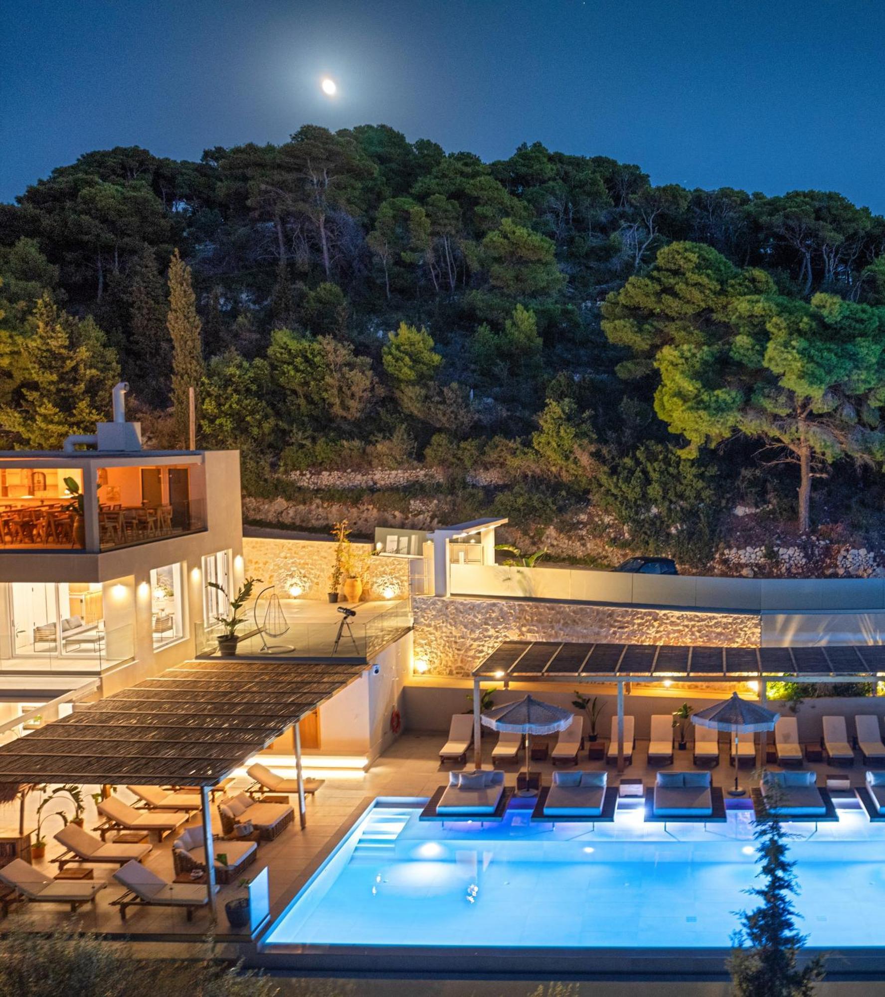 קרי Myzith Luxury Suites מראה חיצוני תמונה